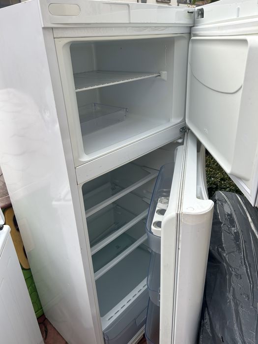 Indesit frigider folosit