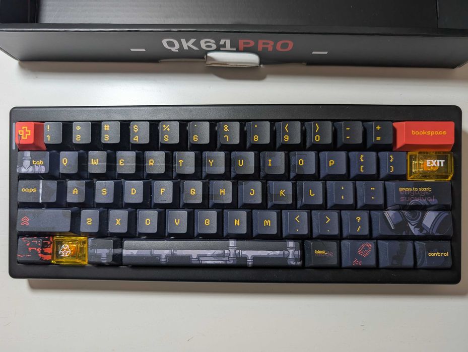 Tastatură mecanică QwertyKey QK61 Pro Fallout – Wireless RGB