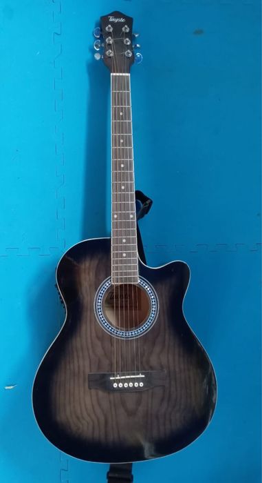 Гитара совешенно новая!