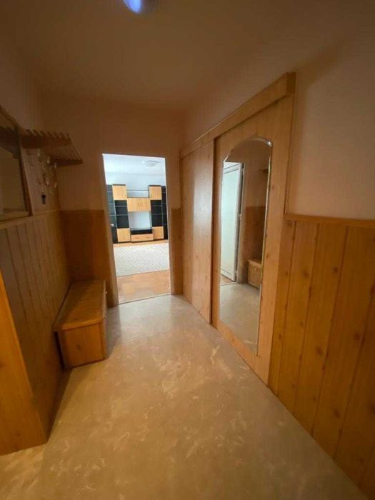 De inchirat apartament cu 2 camere zona centrala