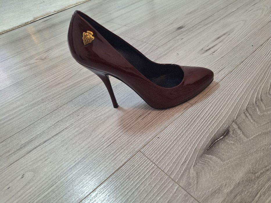 Pantofi superbi Gucci