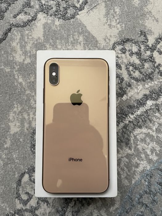 Айфон XS.         .