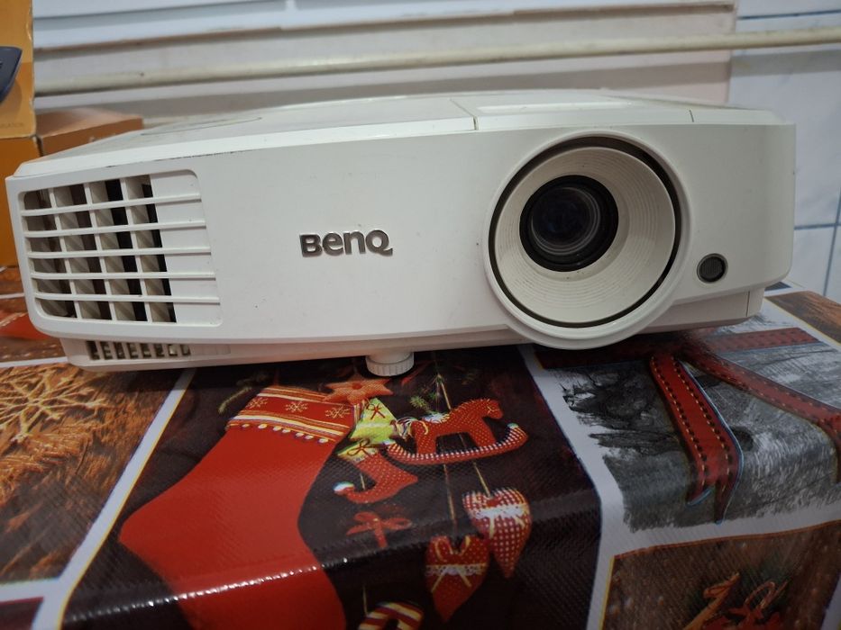 Proiector în stare perfecta de funcționare