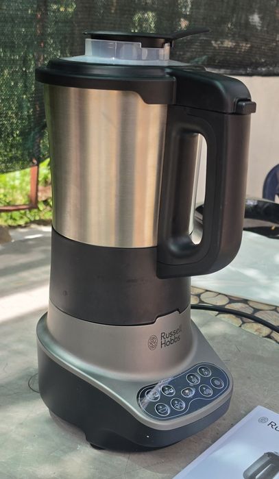 Блендер за супи с нагревател Russell Hobbs