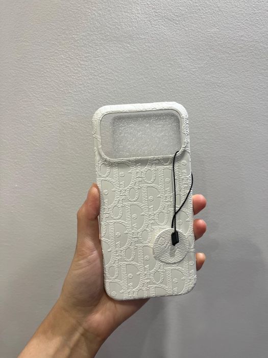 Чехлы на айфон премиальные