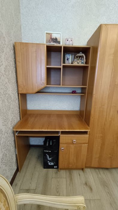 Компьютерный стол, шкаф, пенал