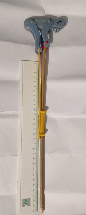 Vând sau schimb obiecte vechi.Preț în funcție de obiectul ales.