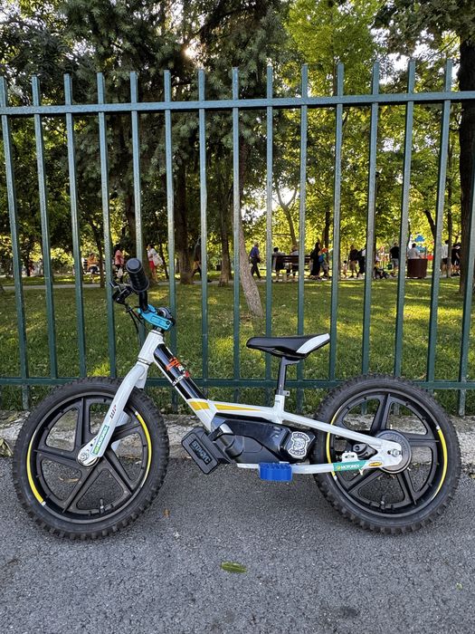 Husqvarna STACYC 16eDRIVE Brushless – electrică copii 5-7 ani – foarte puțin folosită