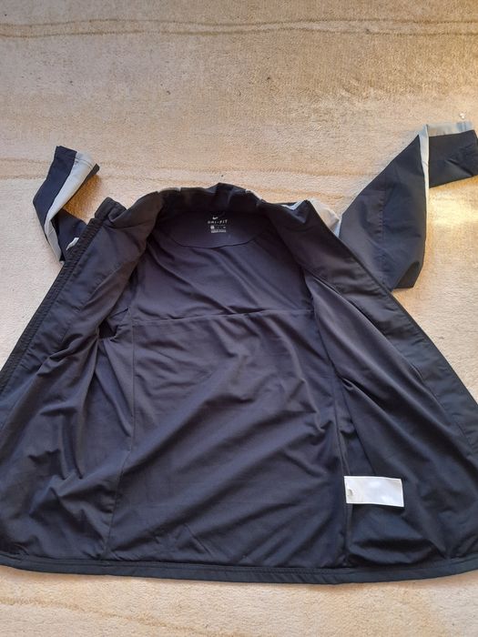 Nike dri fit мъжко горнище S размер.