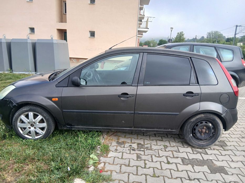 Autovehicul Ford
