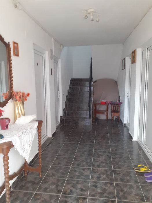 Casa 12 camere cu bai de vânzare la 5 min de mare (mers pe jos)