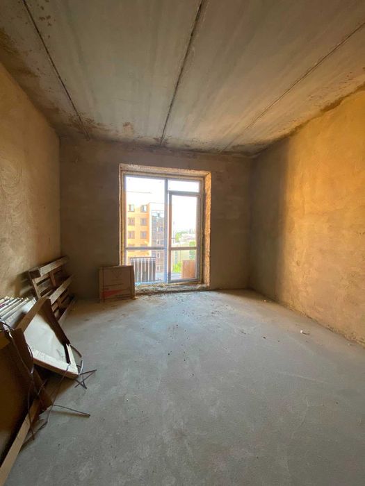 продам евро  2 комн квартиру в центре