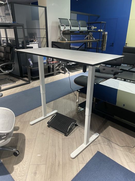 Письменный регулируемый электронный стол