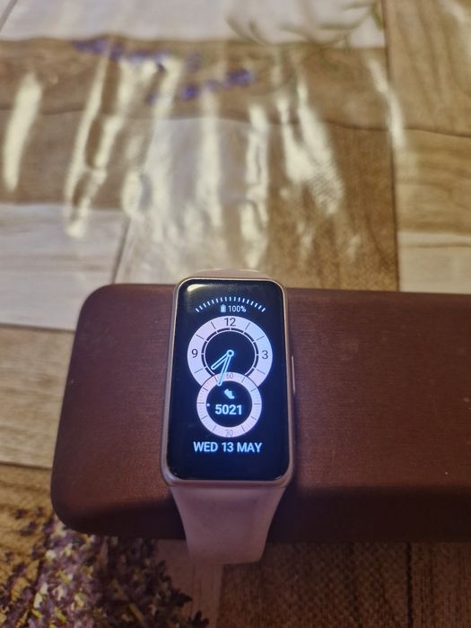 Фитнес гривна Huwavei Band  6
