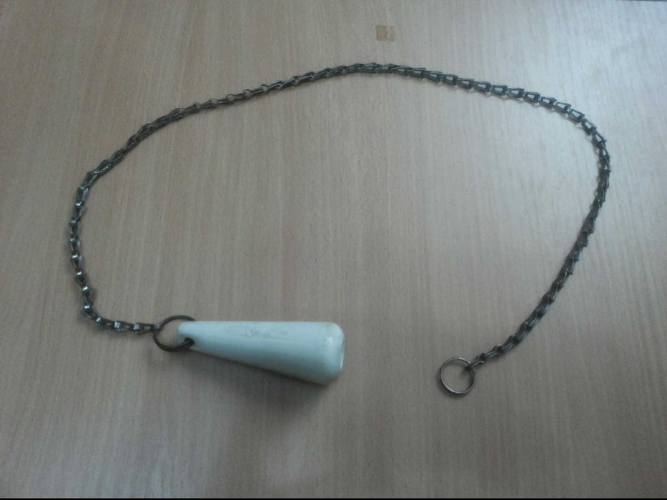 Ручка для сливного бачка унитаза с цепочкой. СССР.