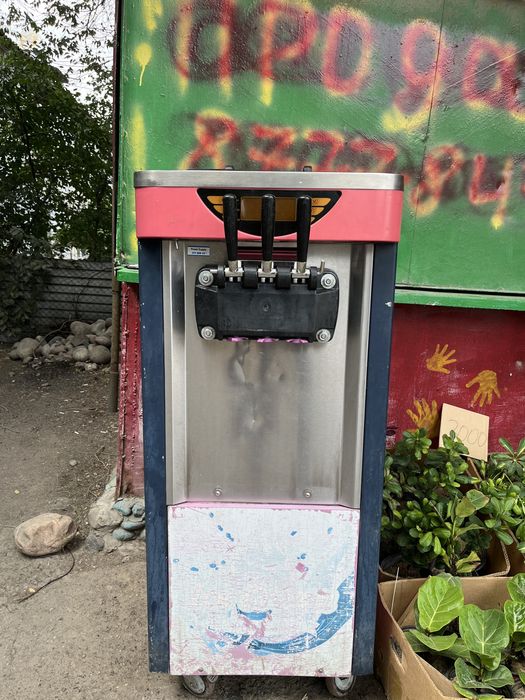 Продам апарат для мороженого фрезер