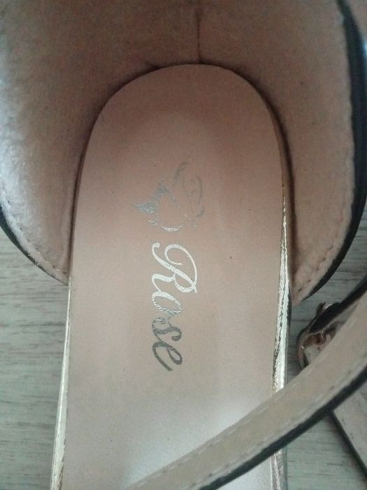 Продам туфли женский.