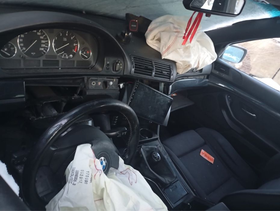 Продам Бмв на запчасти