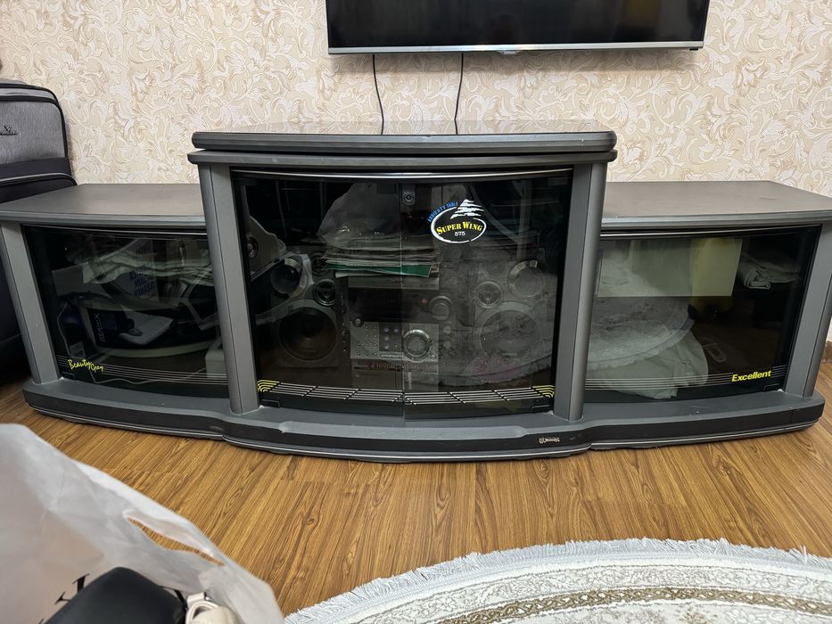 Продам тумбу под телевизор