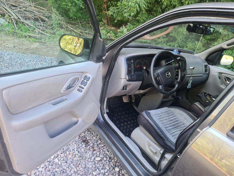 Mazda tribute продам