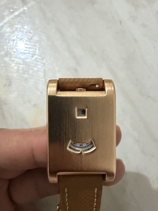 стильные кварцевые часы