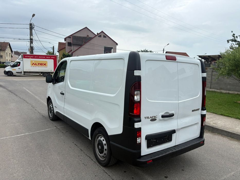 RENAULT Trafic 2017 — imagine 3