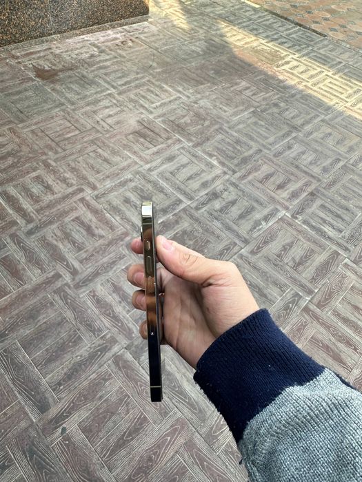 Srochna sotiladi Iphone 14pro Gold