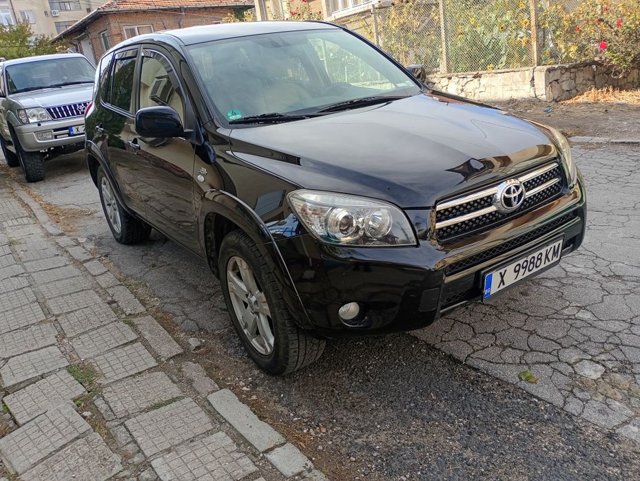 Тойота RAV 4 не зарежда