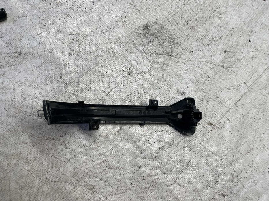 BMW 5 G30 мигач на ляво огледало 2бр.