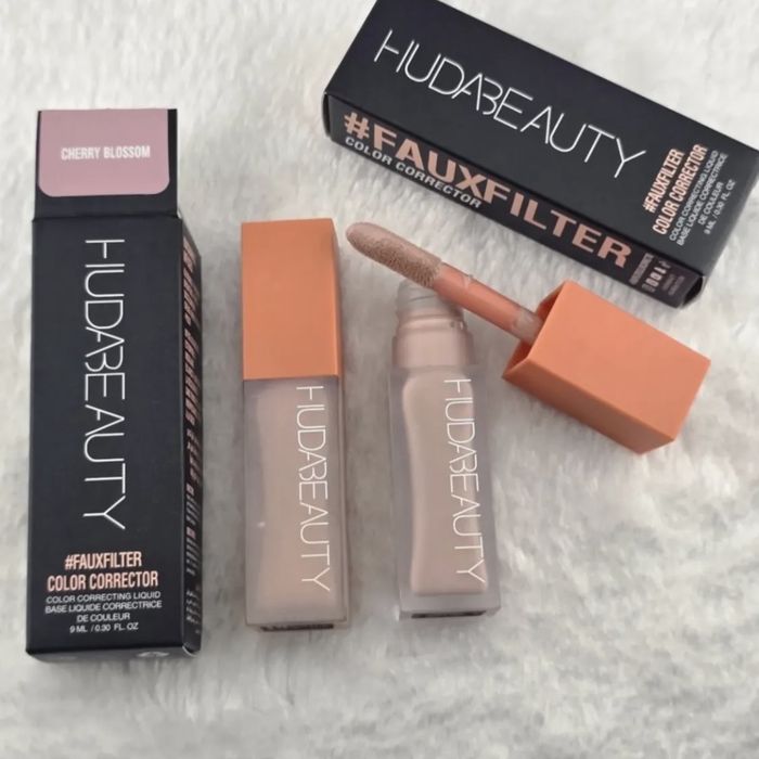 Коректор Huda Beauty