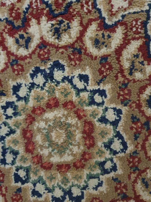 Продам ковер 150х230