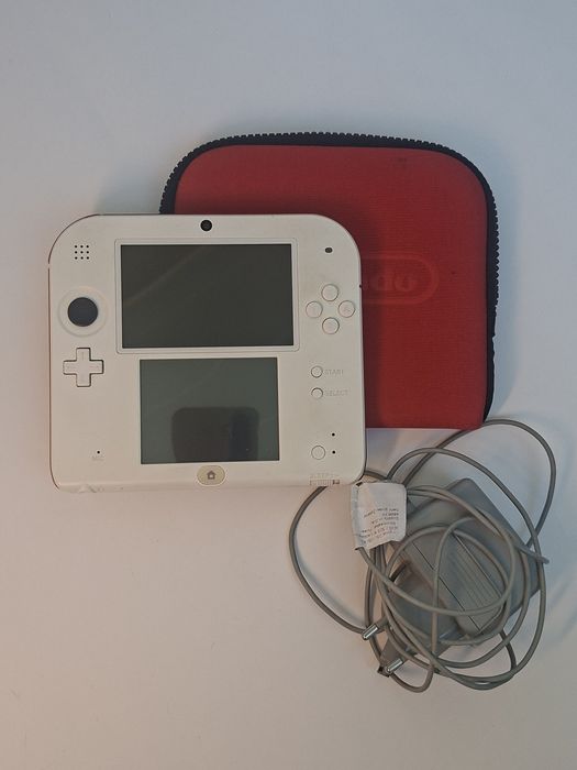 Nintendo 2DS + Pokemon игри и софтуер, пълен пакет