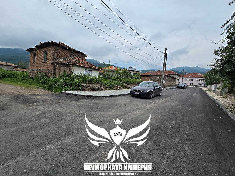 Продавам стара къща 65РЗП с хубав равен двор 771кв. в село Тополово