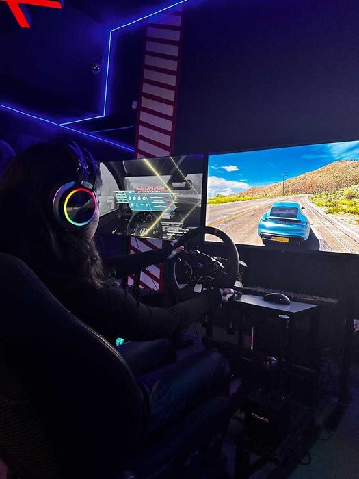 Продам SimRacing Moza R5