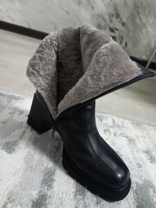 Продам зимние сапоги кожа