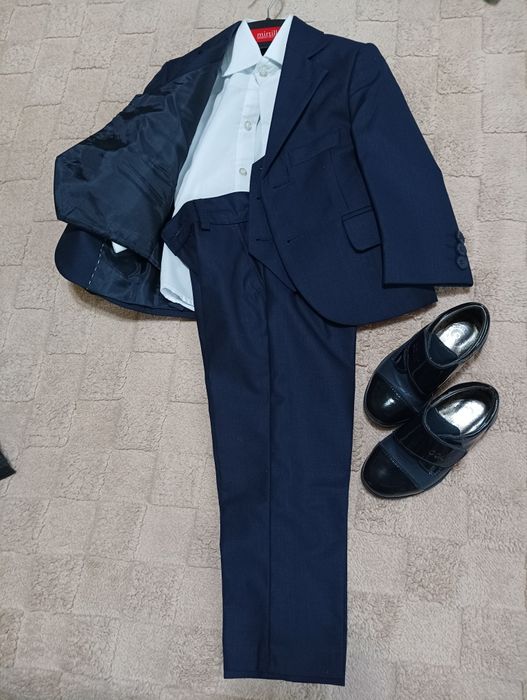 Костюм 4-ка на рост 80см,на 2-3года.