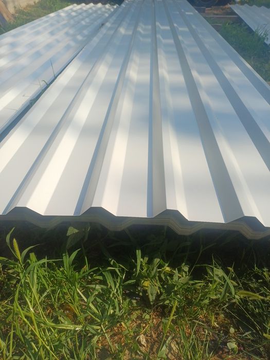 Foi de tabla cutata de dimensiuni 1,1m x 6,2m, cu grosimea de 0,4m, la un preț bun. 
Materialul este nou și poate fi utilizat pentr