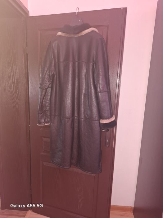 Стилно палто от агнешка кожа