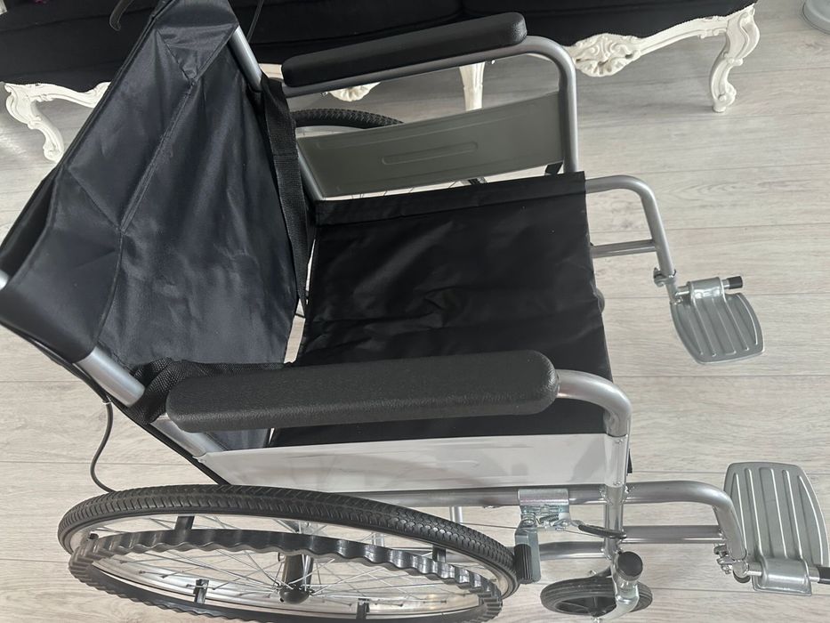 Продам инвалидную коляску