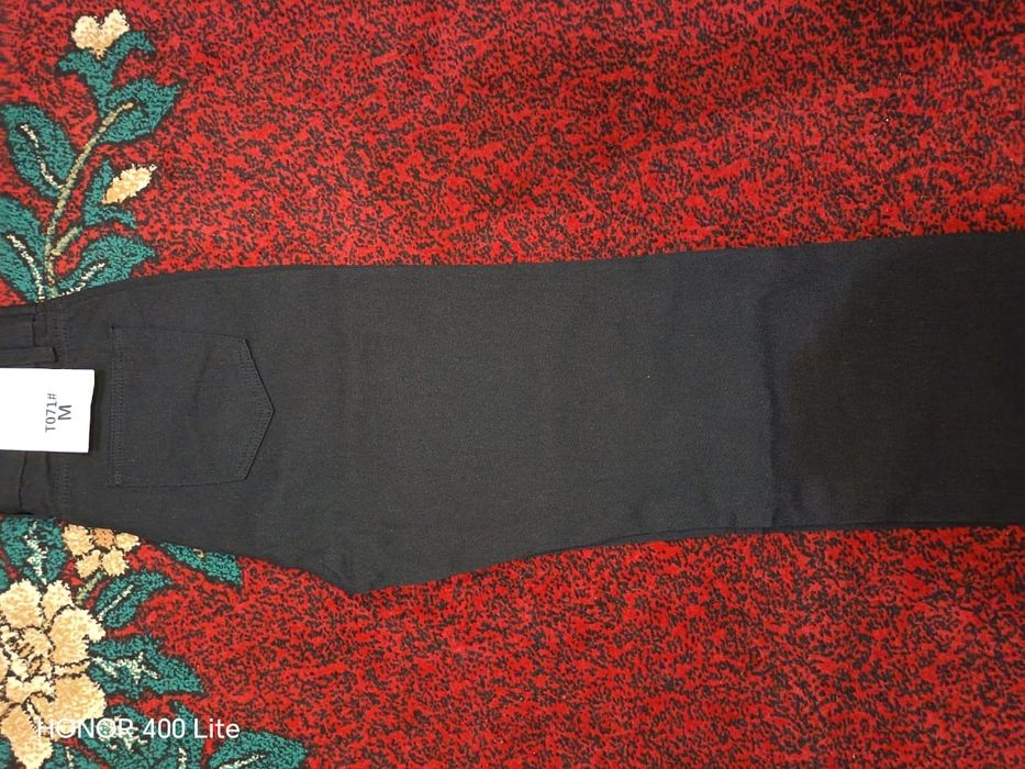 Продается Джинсы черный