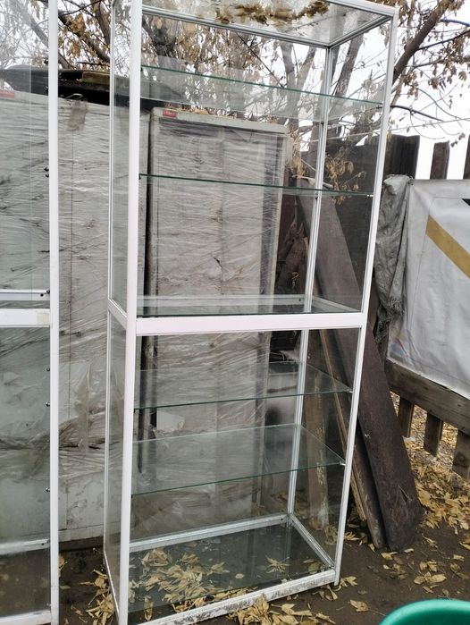Стеклянные витрины