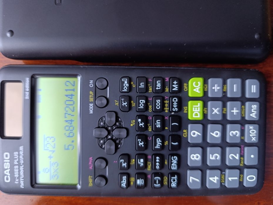 Инженерный калькулятор Casio fx-85es Plus