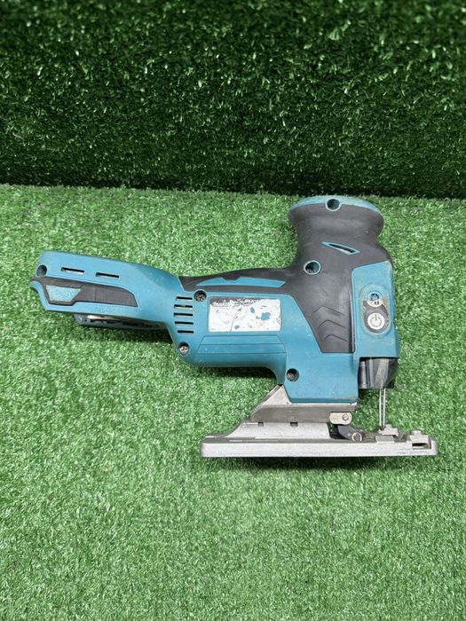 Безчетково зеге с регулаж на оборотите  Makita DJV181