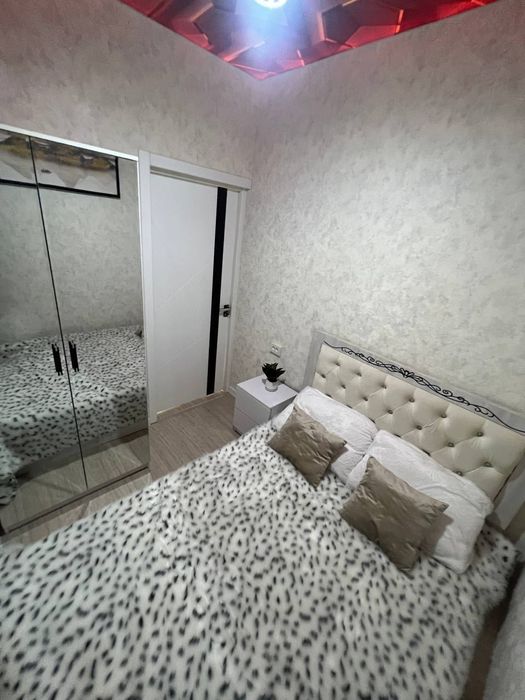 ~Шикарная 1 в 2х комнатная хорошим ремонтом и обстановкой~