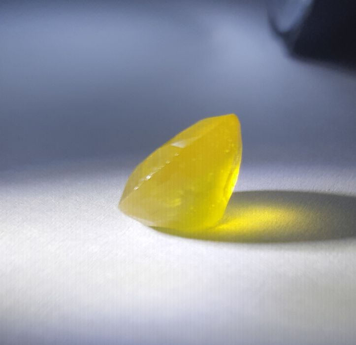 Опал - 5.30 карата, овал