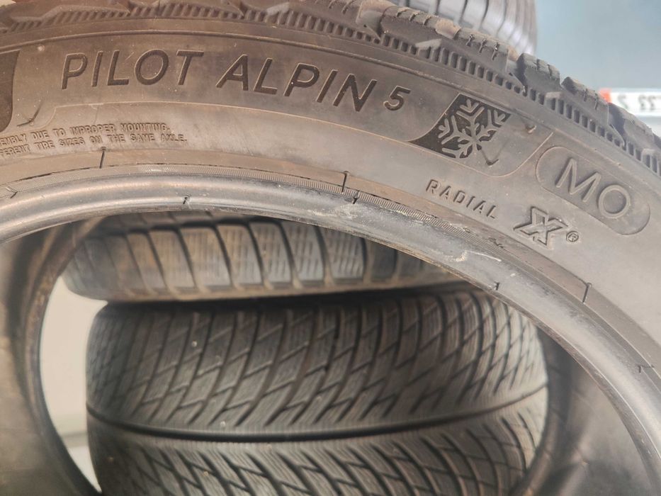 2бр.зимни гуми 245/40/19 Michelin