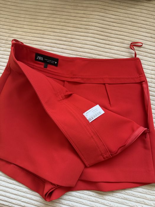 Къси панталонки Zara