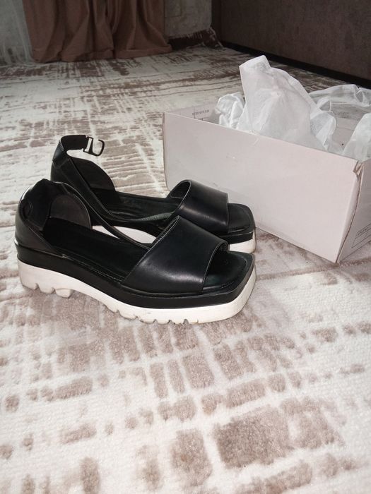 Продам туфли.     .