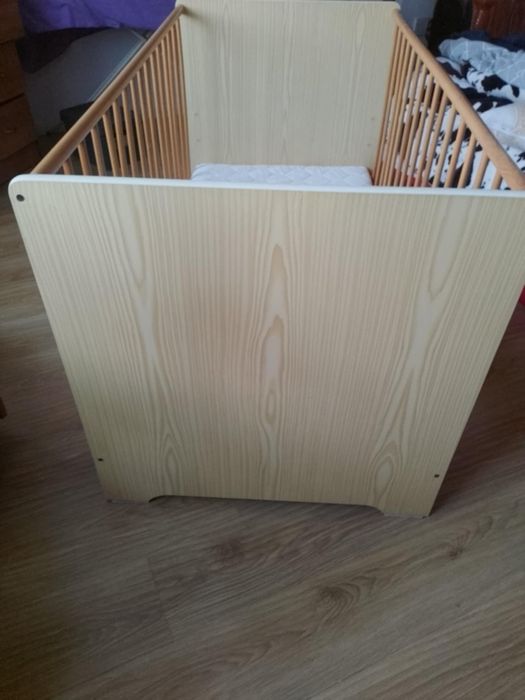 Pătuț în stare foarte bună