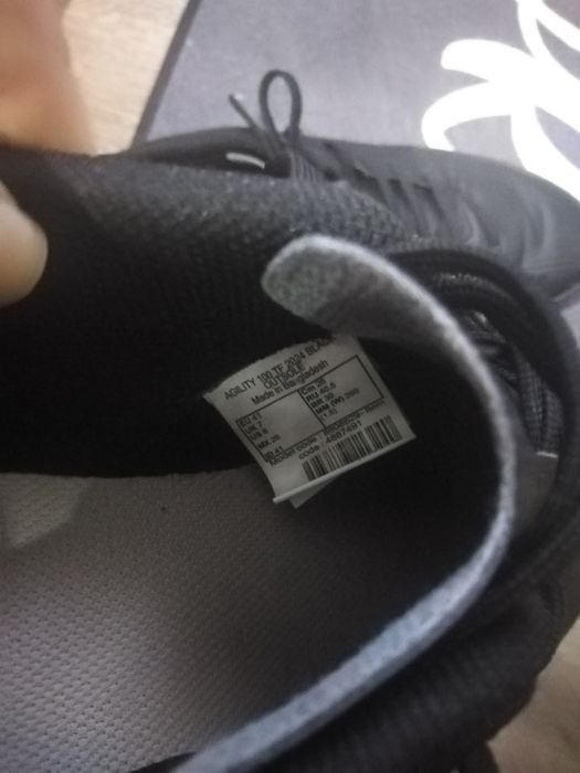 Футболни обувки за изкуствена трева